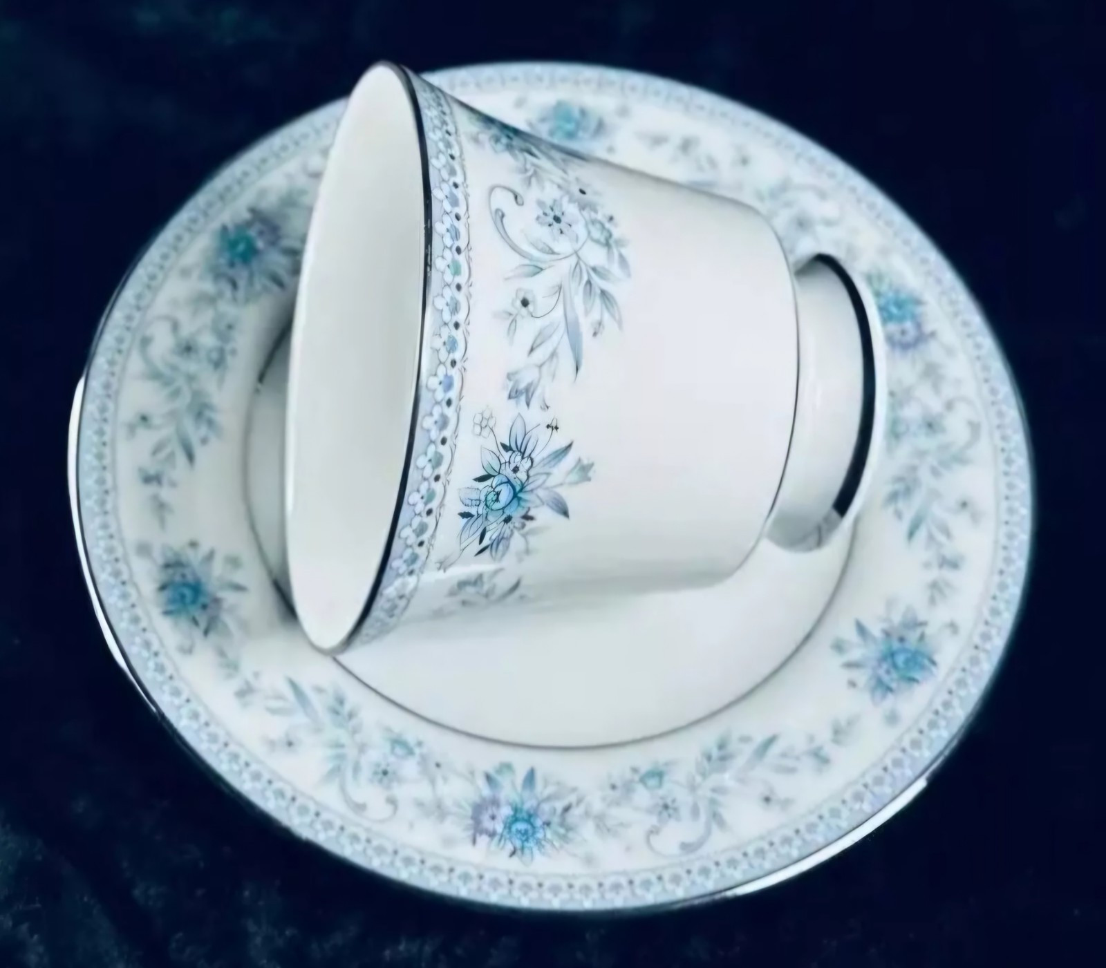 Beautiful Noritake Blue Hill Dinnerware Set Of 6 Settings