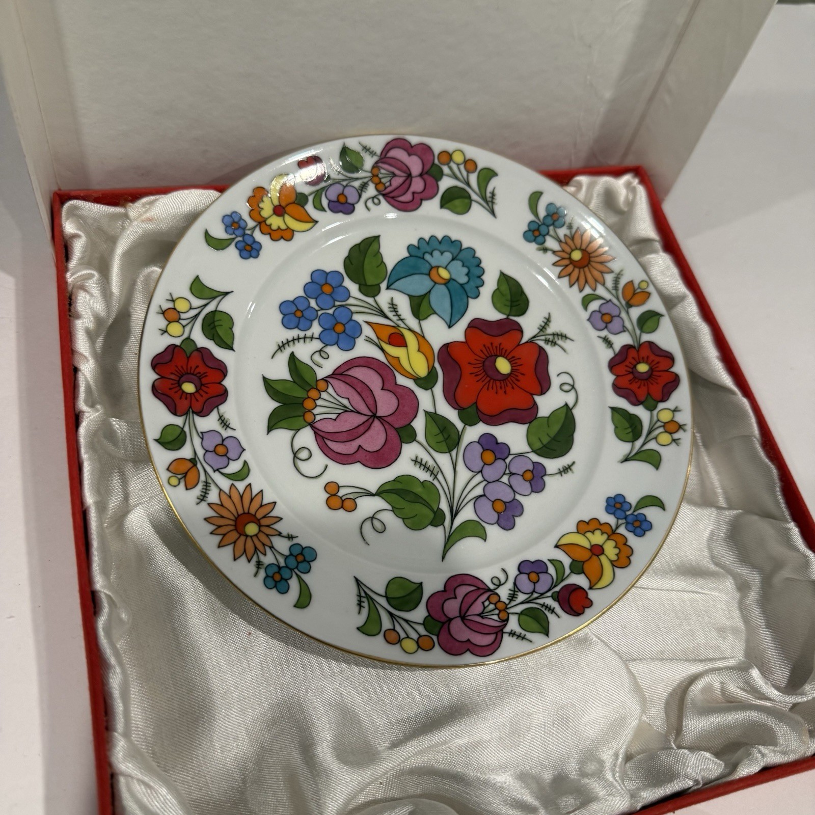 Vintage Kalocsa Hungary Handpainted Floral Porcelain Plates Set of 2 Boxed Mod
