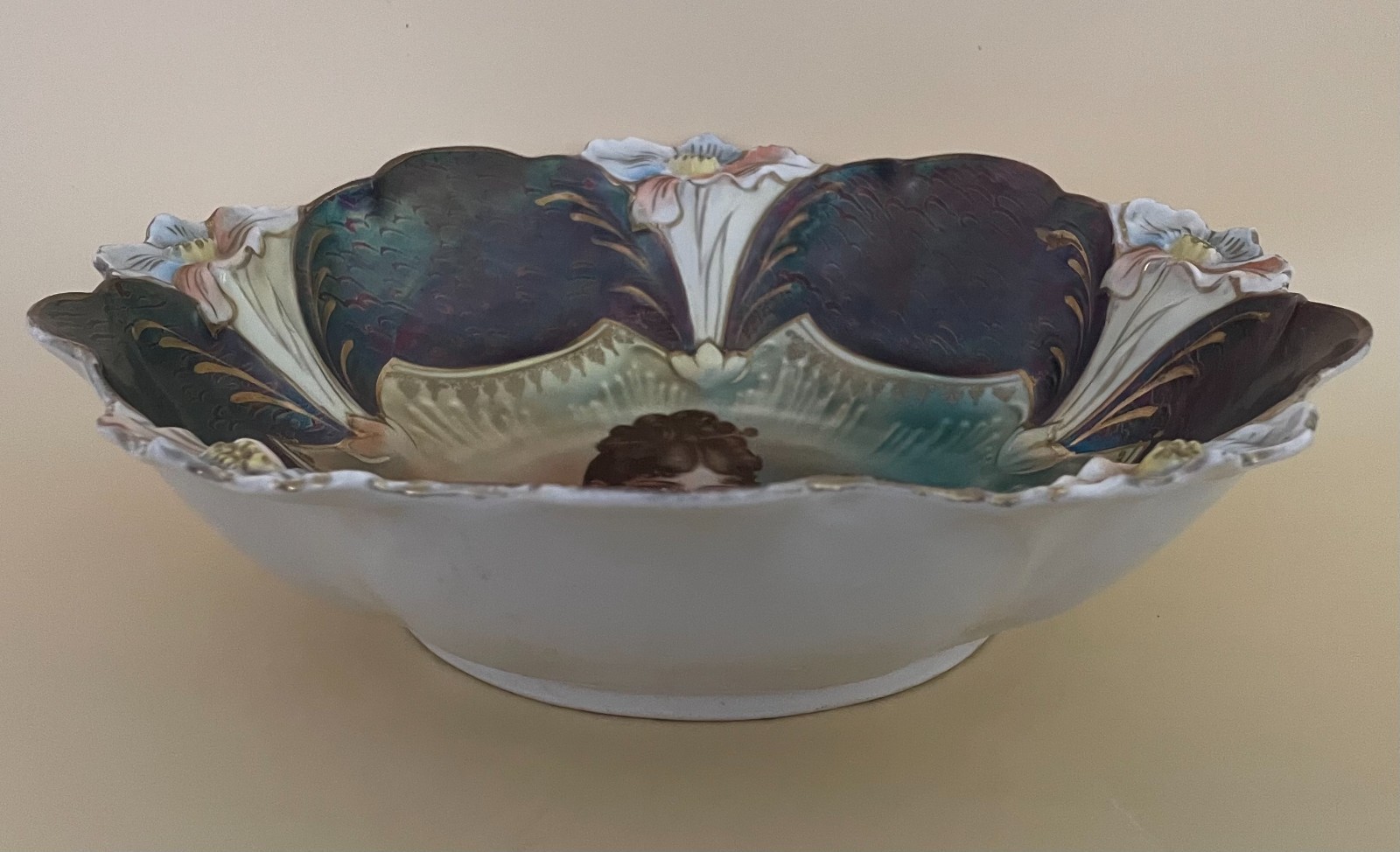 RS Prussia Madame Recamier Lily Mold Portrait Bowl Tiffany Finish Unmarked