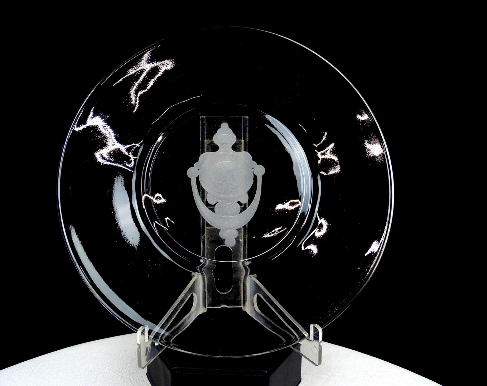 Avon Clear Glass Christmas Gift Series Door Knocker 7 7/8″ Luncheon Plate 1971-