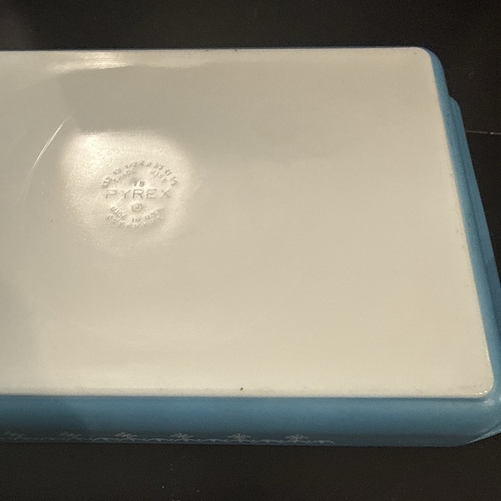Vintage PYREX Blue Snowflake Garland 933 Lasagna Baking Dish 13.5 x8 3/4 x 1 3/4