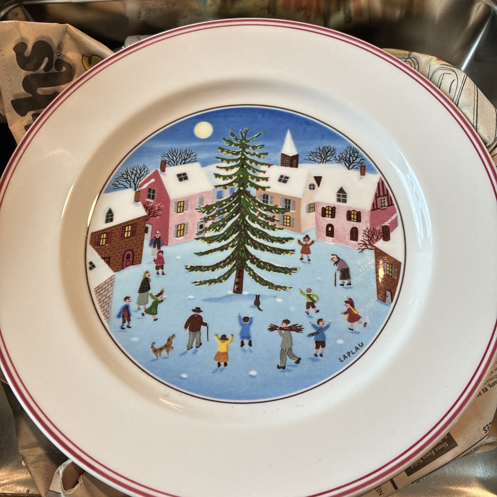 Villeroy & Boch NAIF Christmas Dinner Plate with Stand in Rare M&M Brownie Tin!