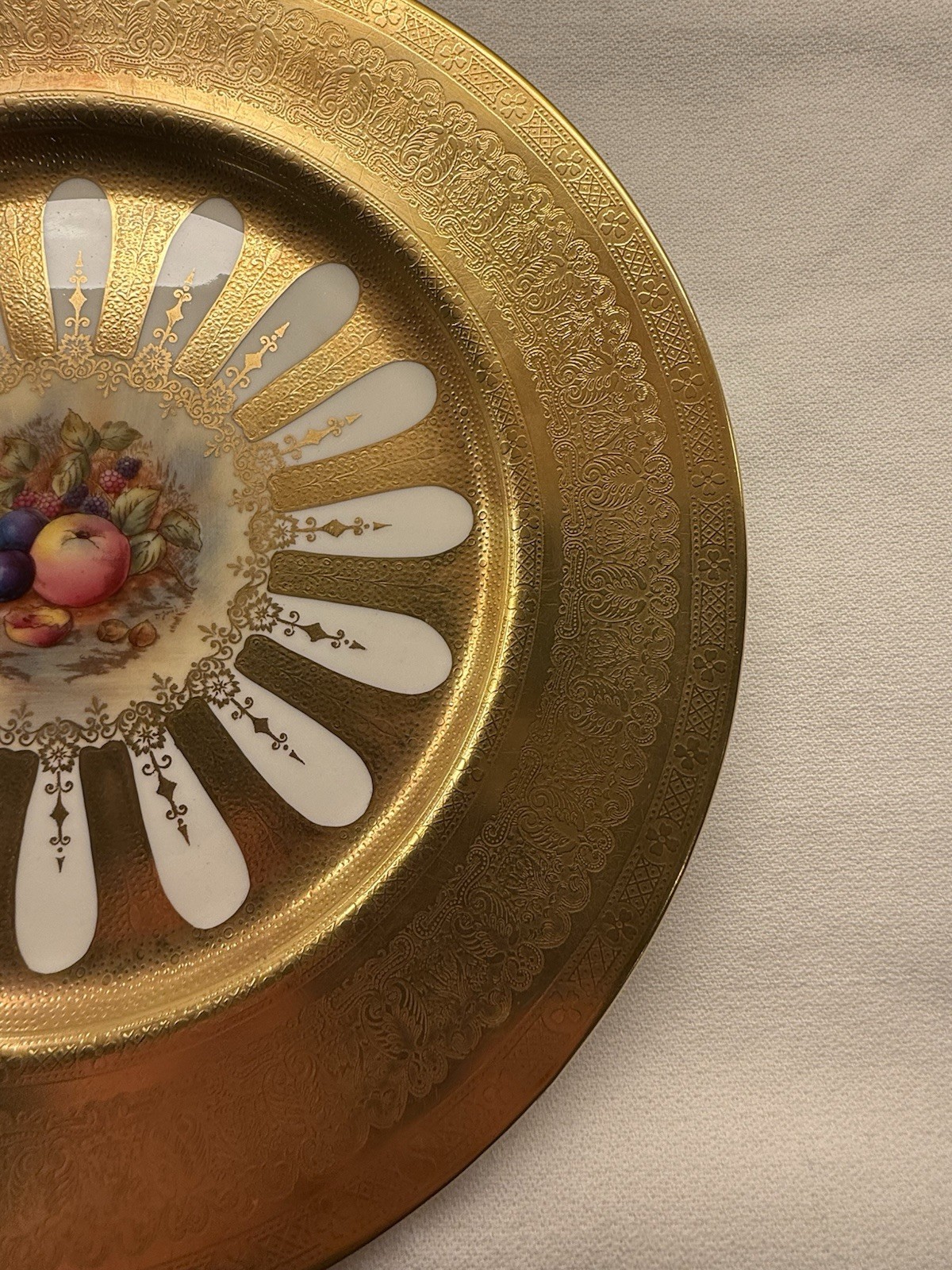 Vintage Aynsley Orchard Gold Bone China Dinner Plate Gold Encrusted 10.25″