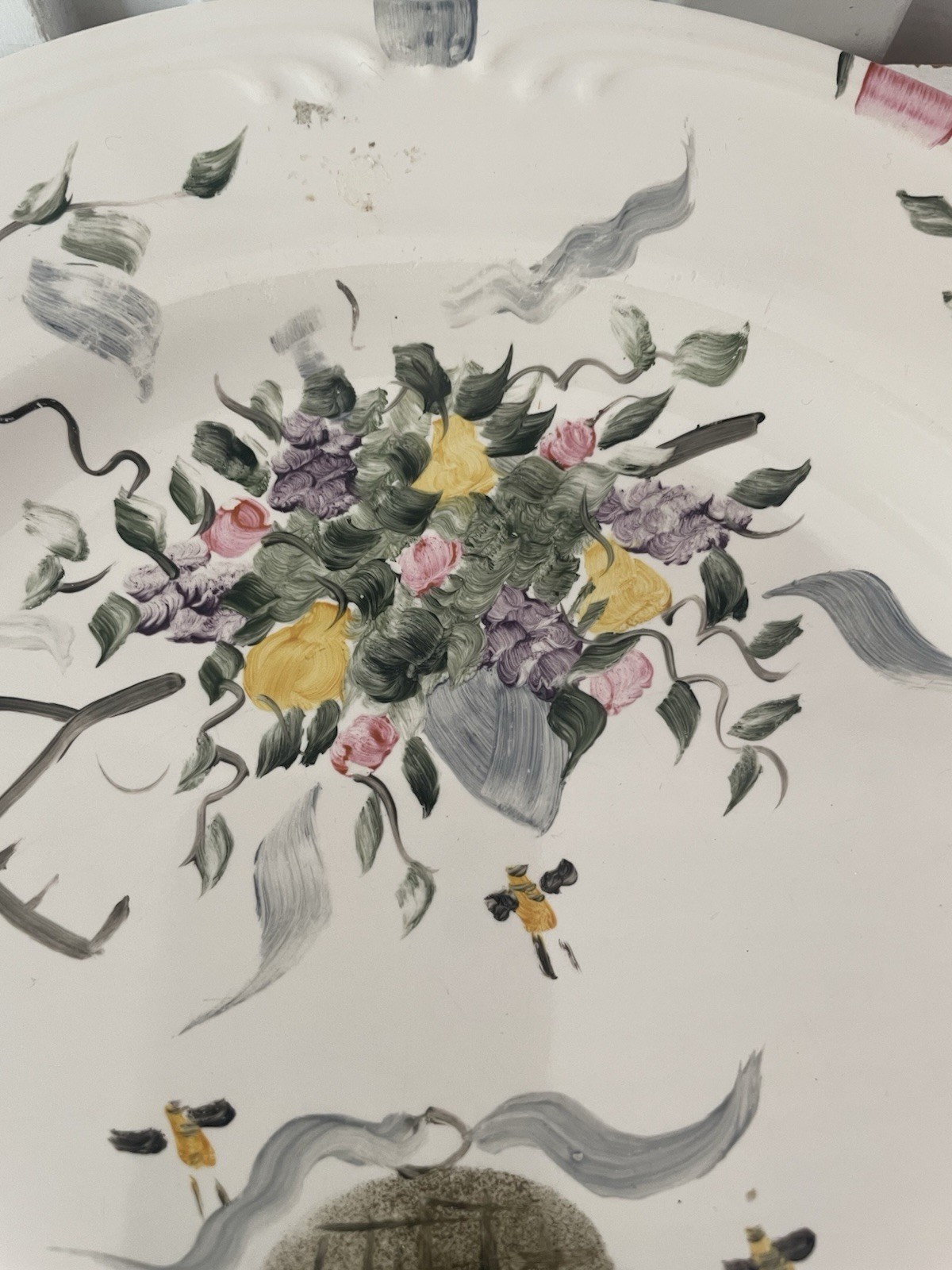 Pfaltzgraff hand painted dinner plate, honey bee hive. floral, signed by artists