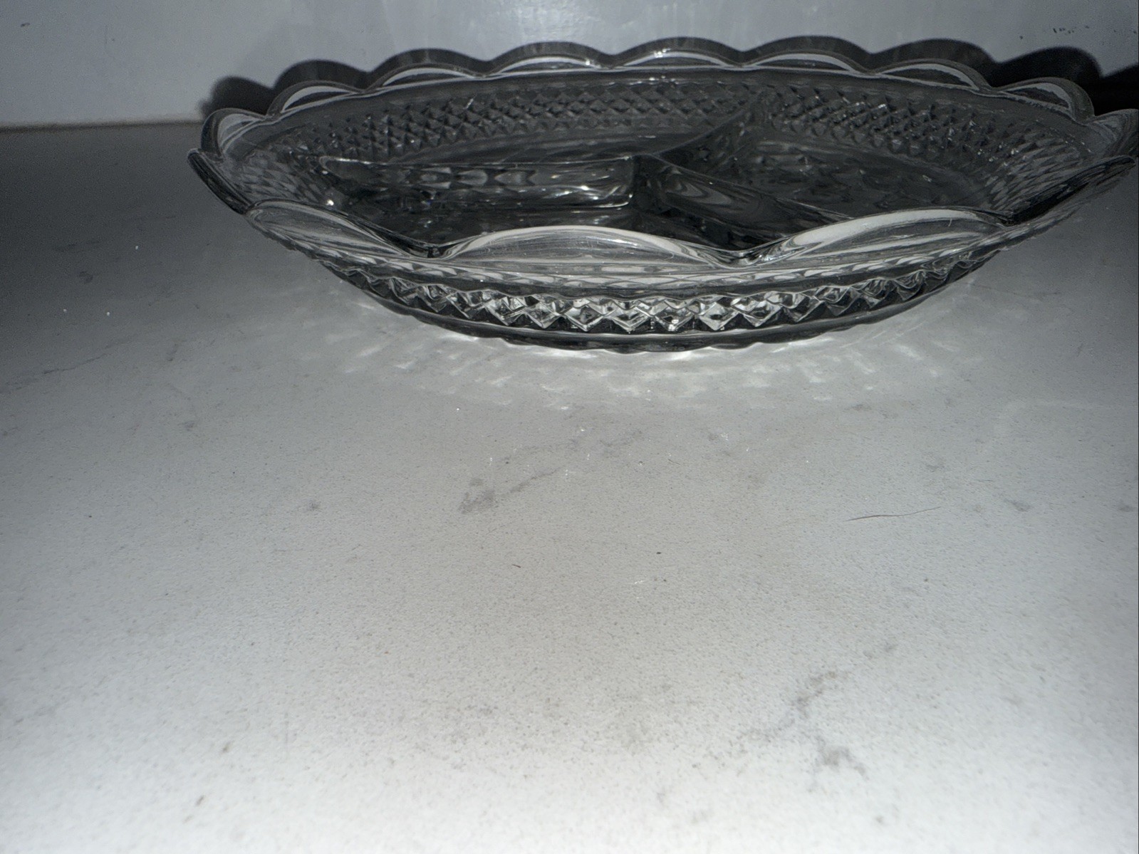 VINTAGE ANCHOR HOCKING WEXFORD CLEAR GLASS ROUND DIVIDED RELISH DISH PLATE 8.5″