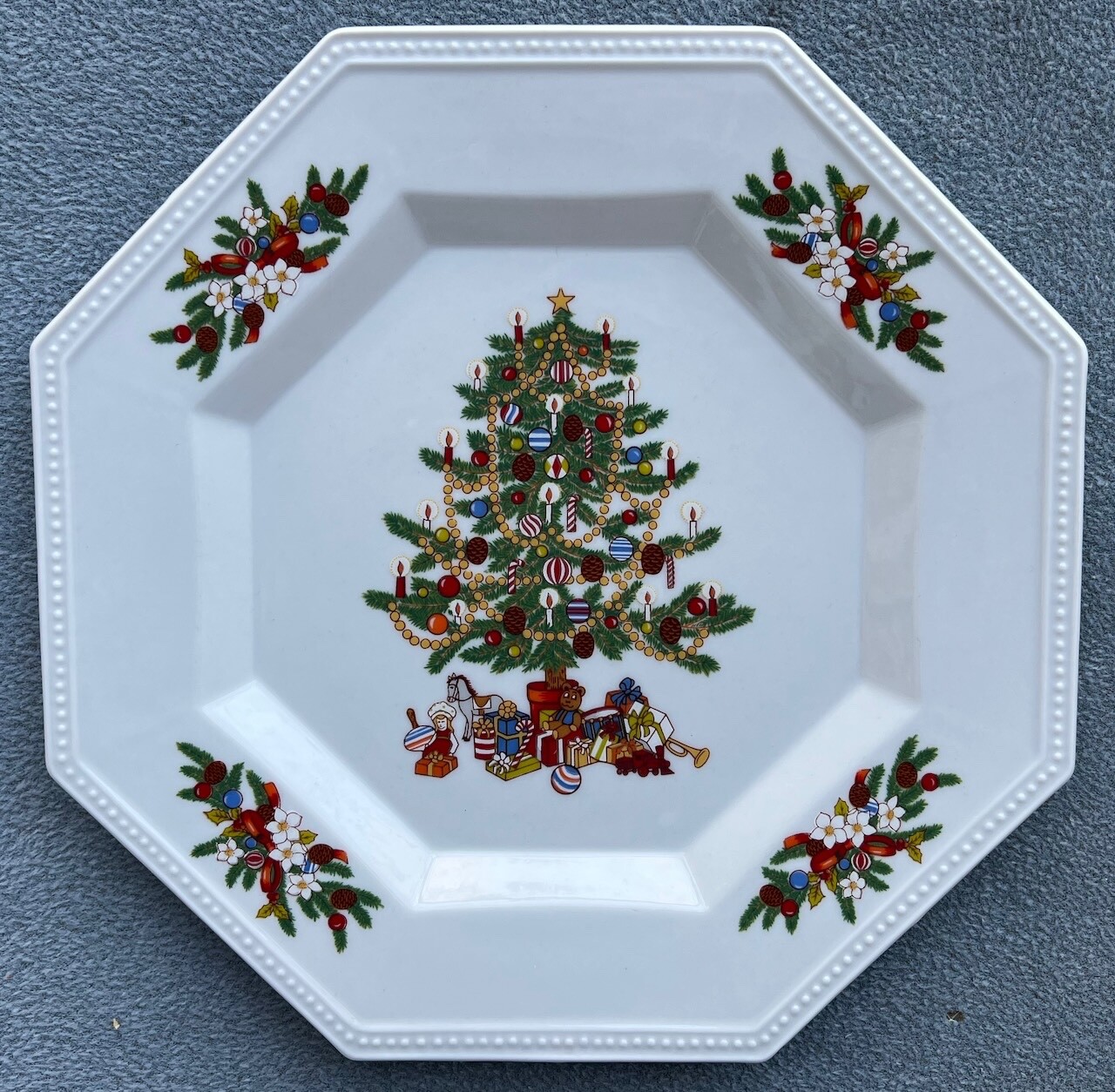 Four-Piece Place Setting Fairfield Peace On Earth Christmas Dinnerware