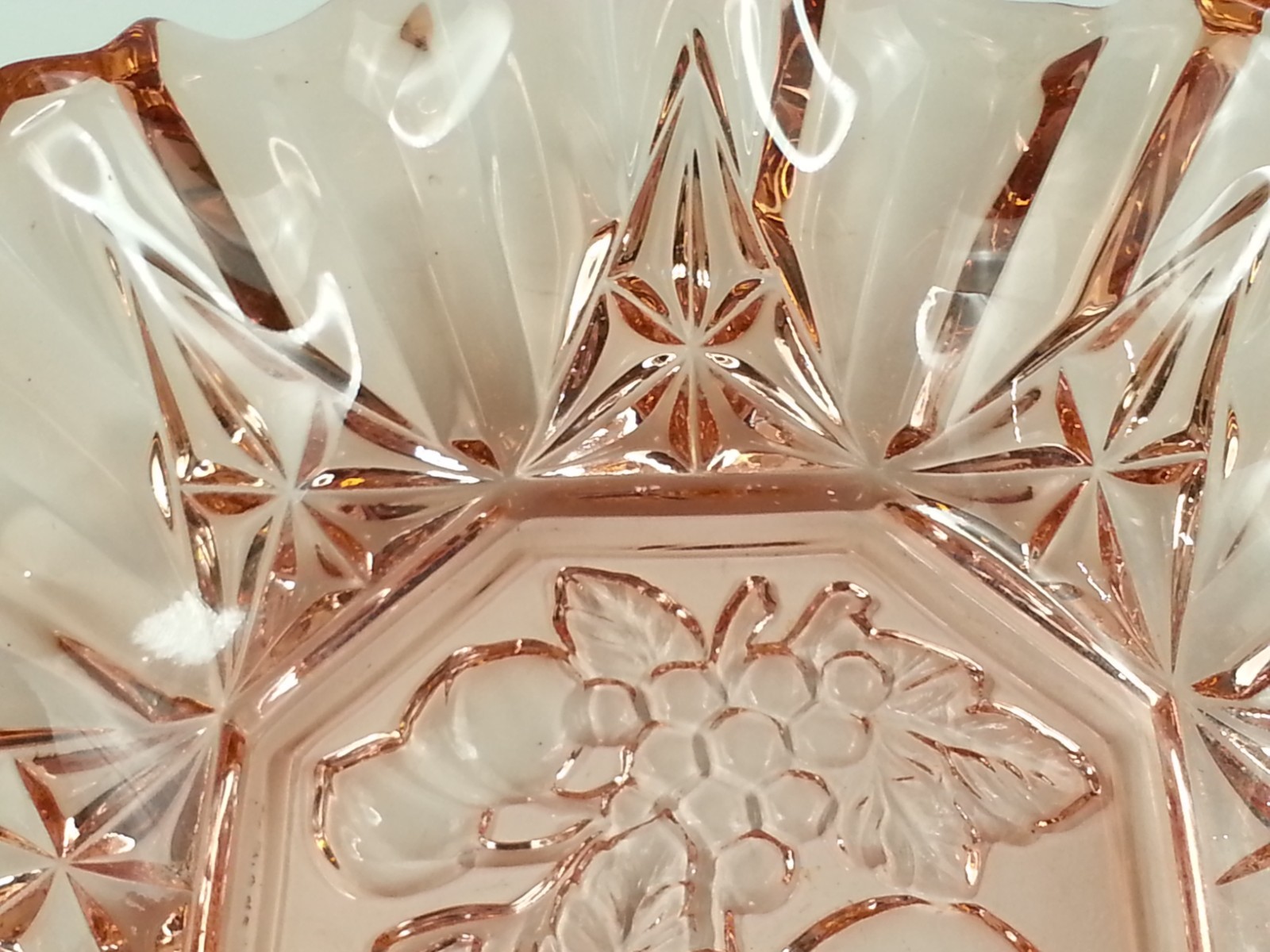 2pc Pink Glass Bowls Dishes Fruit Pattern