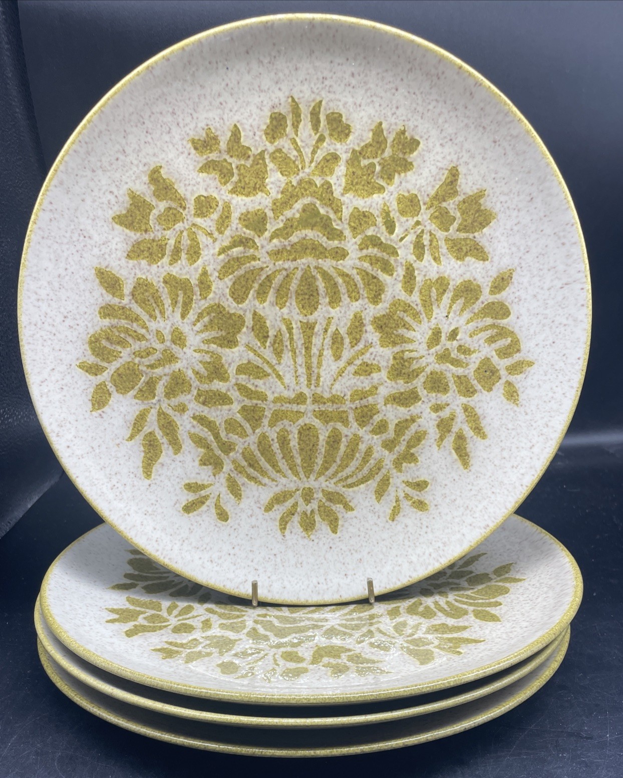 Damask Four (4) 10 3/8″ Dinner Plates by Red Wing Excellent Condition