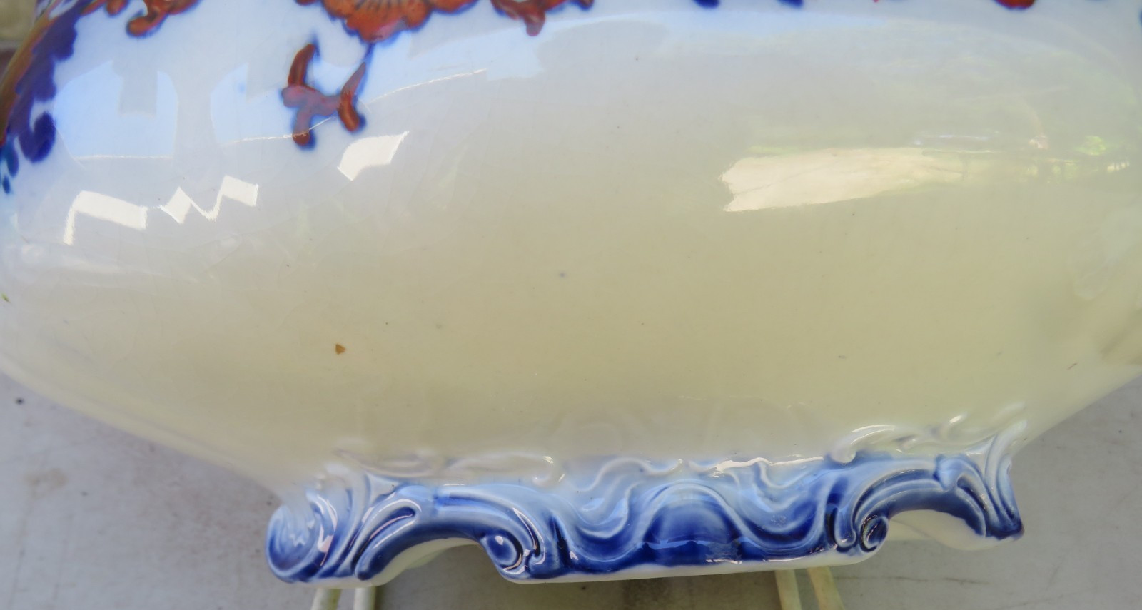 LARGE ANTIQUE ROYAL DOULTON NANKIN FLOW BLUE WITH RED FLOWERS SOUP TUREEN