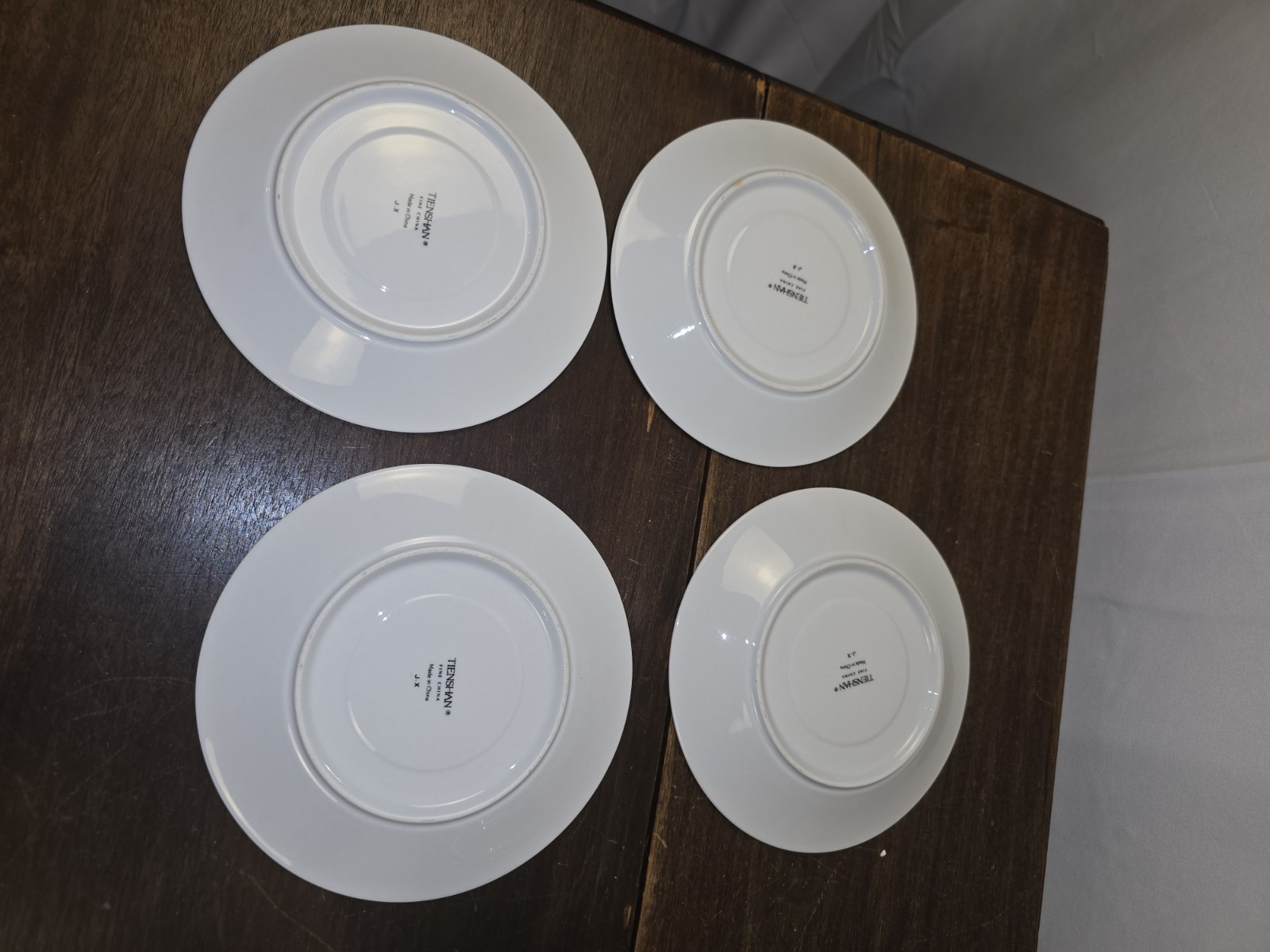 NIB VTG Tienshan”Deck The Halls”16pc Christmas Poinsettia Dinnerware Fine China