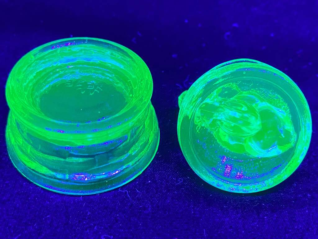 Green Vaseline uranium glass bunny rabbit on nest basket Easter glows teal blue