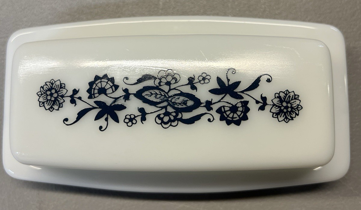 Vintage Pyrex Covered Butter Dish In Old Town Blue Onion Pattern