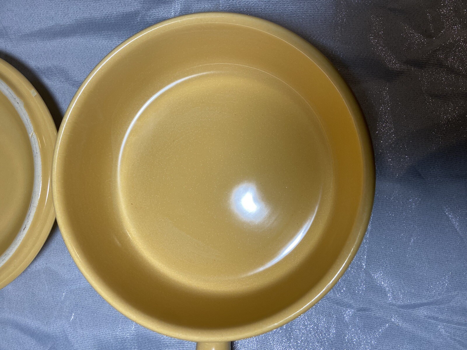 Vintage La Solana Yellow Pottery Stoneware Ceramic Covered Casserole Pan 8.25″