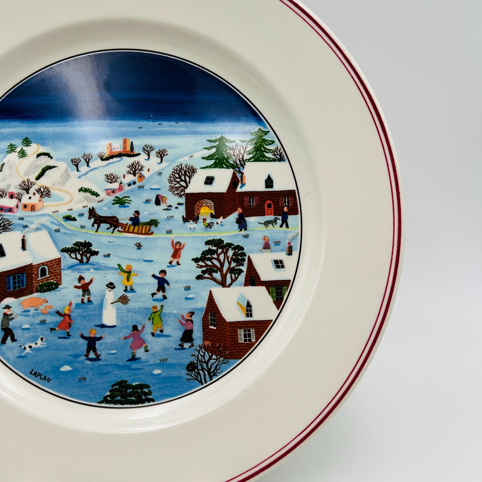 Villeroy & Boch Naif Christmas Dinner Plate 10.5 inch Snowman Scene