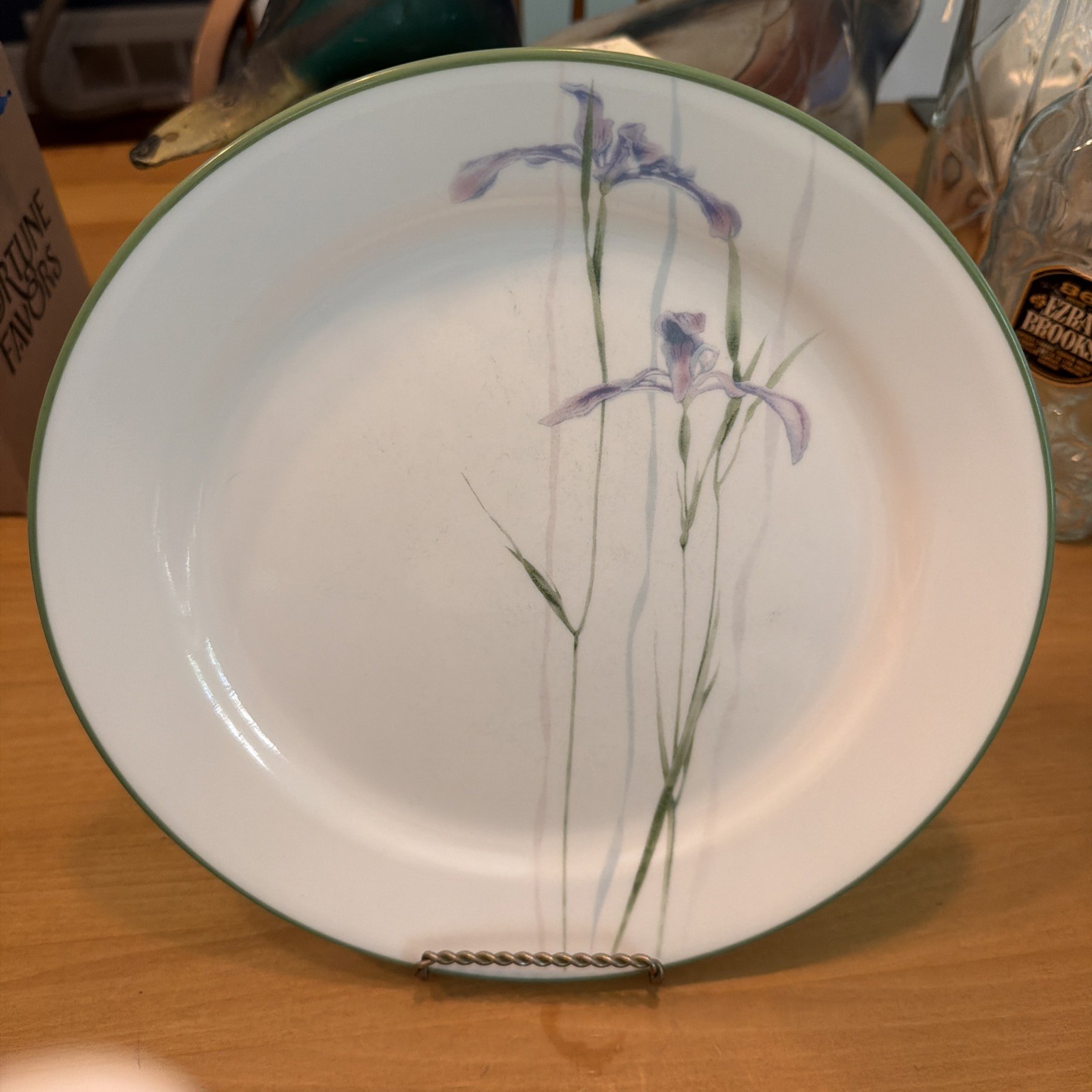 Corelle Shadow Iris 10 1/4 Dinner Plate Purple Green Floral Vintage