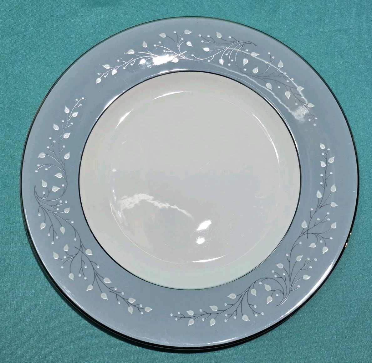 Set of 6 Syracuse Minuet Salad Plates 8″ White Florals On Blue, Platinum Trim