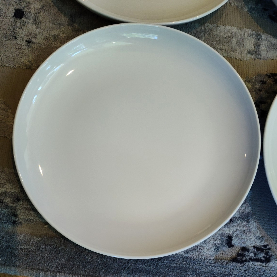 Crate & Barrel Kahla Madison Dinner Plates ~Set of 4~ Asymmetrical Germany 10″