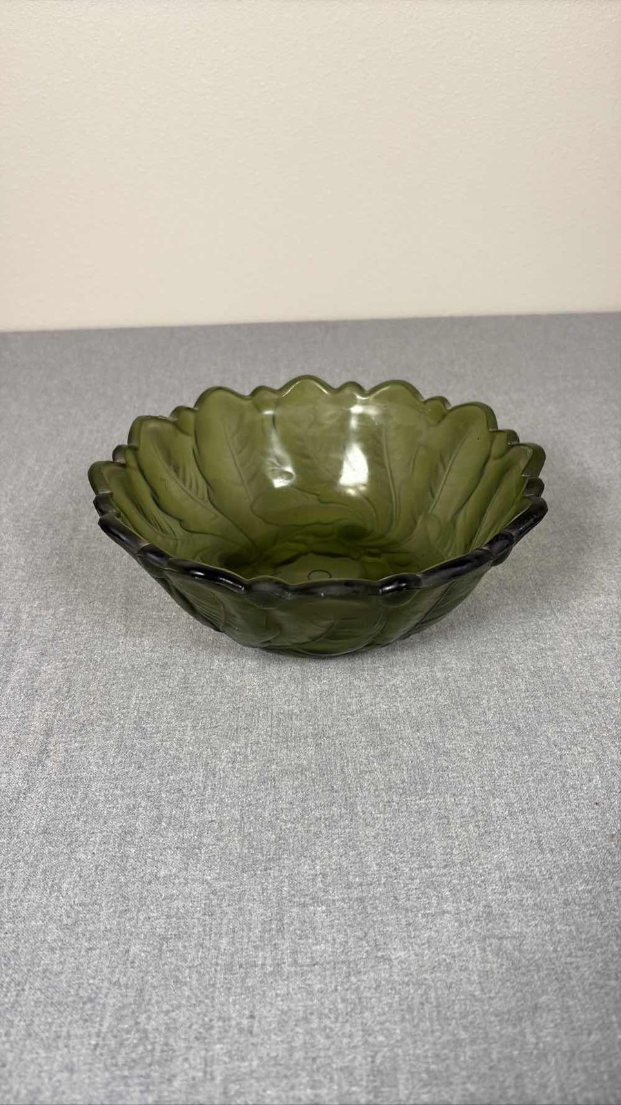 Vintage Indiana Glass Lily Pons Sunflower Bowl Avocado Green 7″ Ruffled