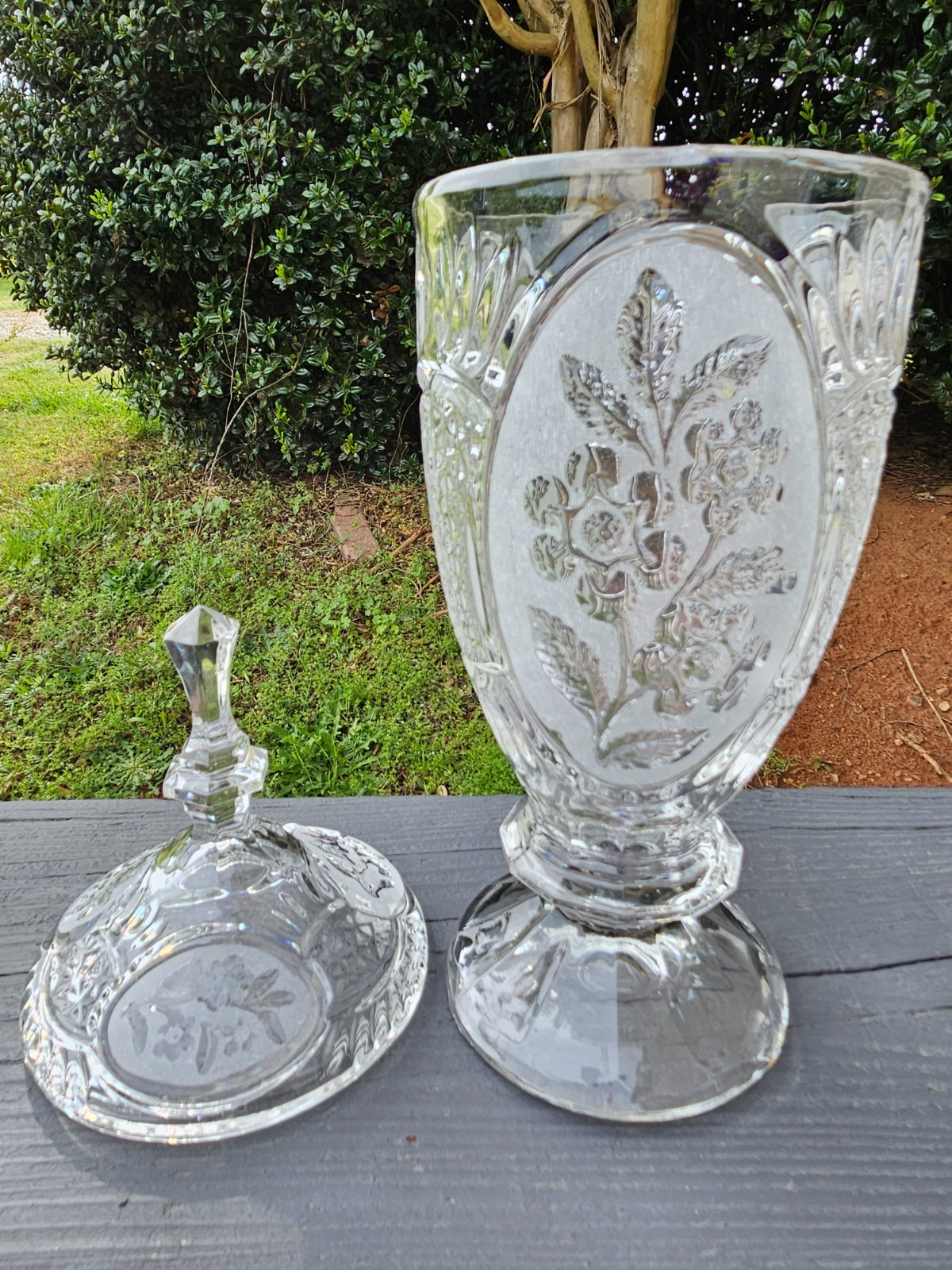 Apothecary Jar Lidded Etched Floral Patterns 14″ Crystal D’Adriana of Yugoslavia