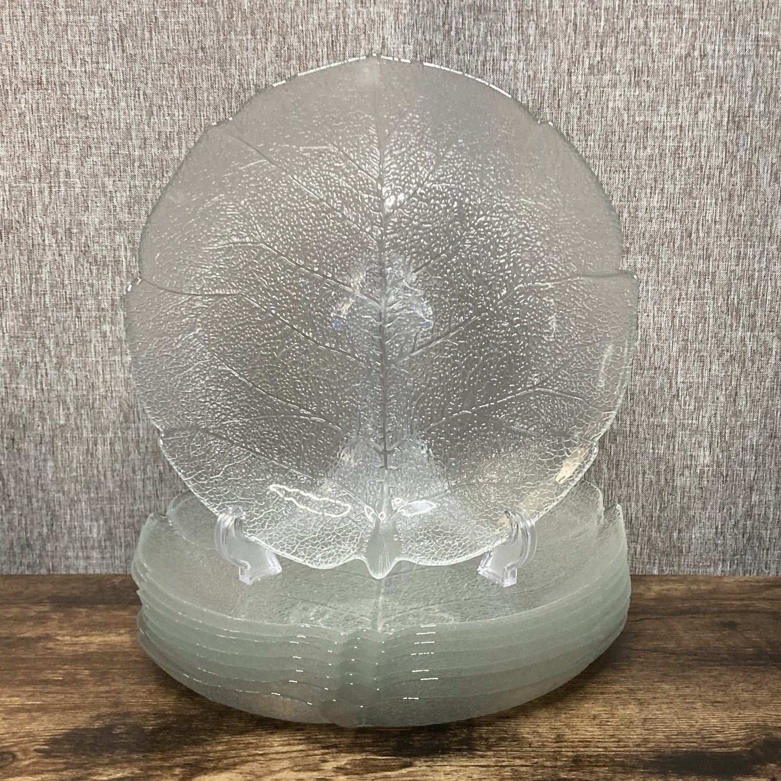 Set of 8 Vintage Arcoroc France Aspen Leaf Clear Tempered Glass Dinner Plates