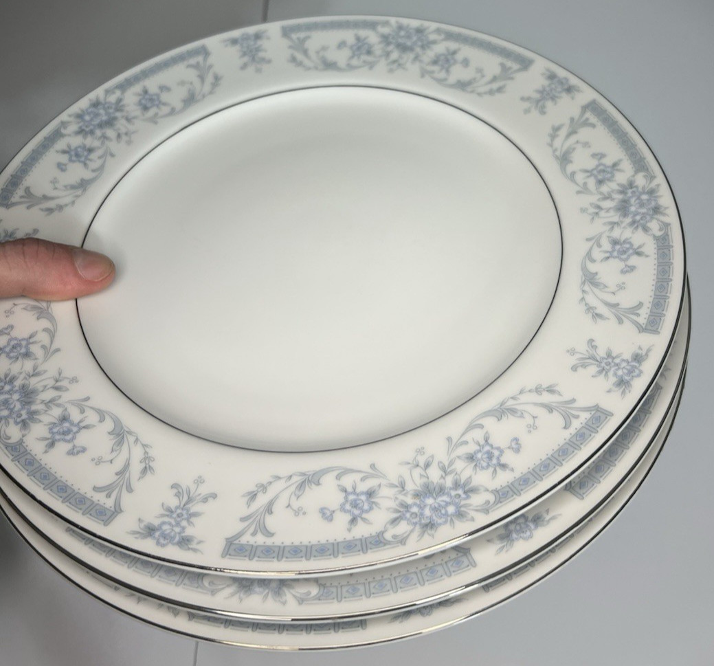 Vintage Sheffield Blue Whisper 3 Dinner Plates Fine China Japan 1985 Floral Plat