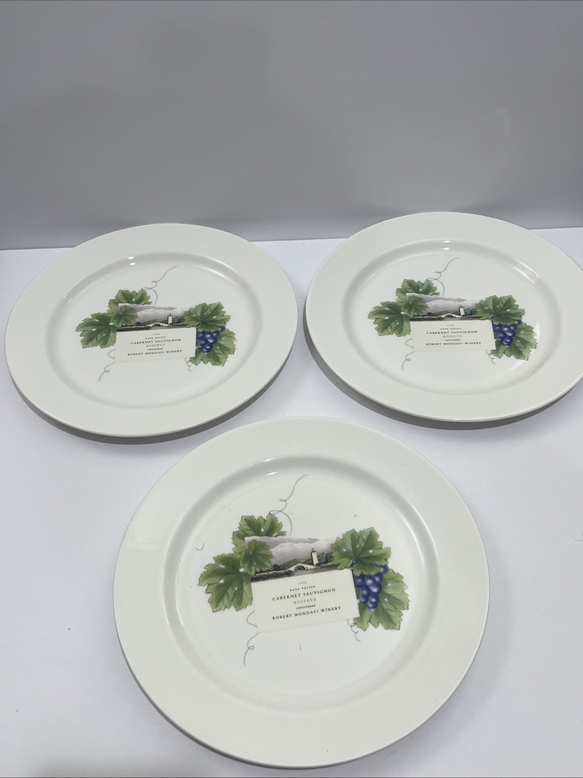 Wedgwood Grand Gourmet Collection Bone China 1999 Wine 3 Dinner Plates England