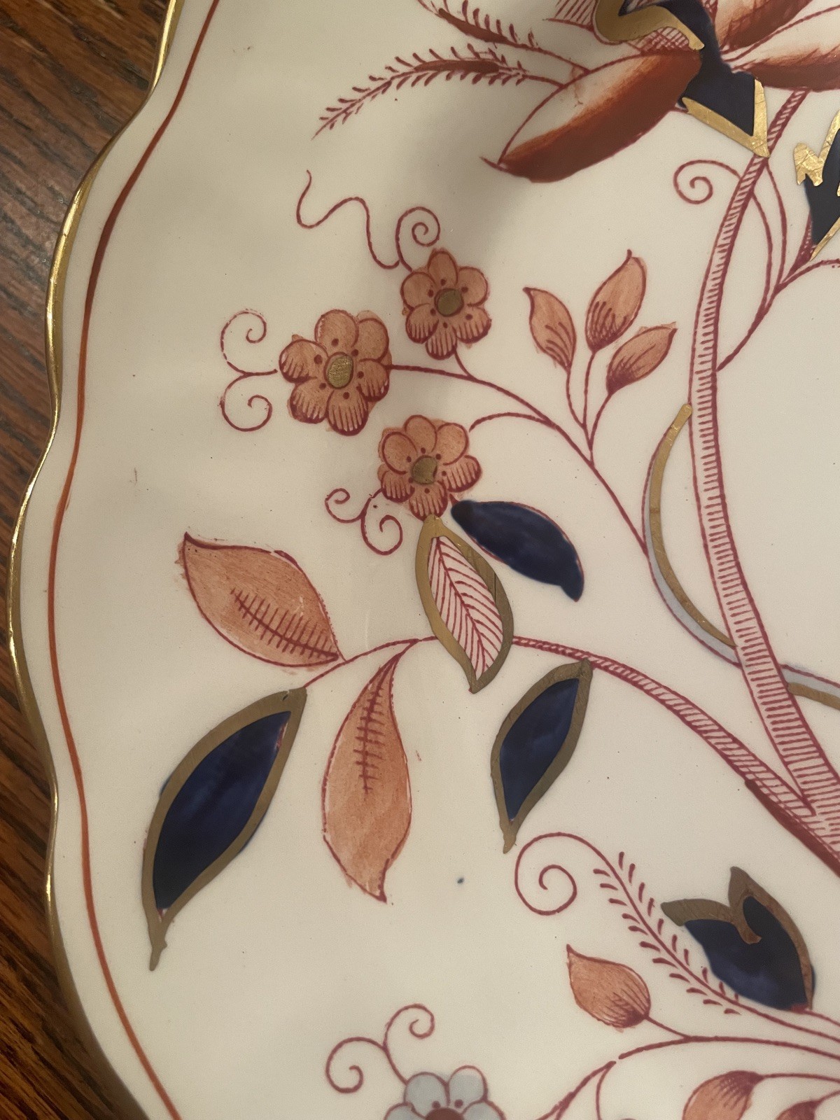 Fresian Imari Dinner Plate England Diameter 10 1/2 Inches Vintage 1920s