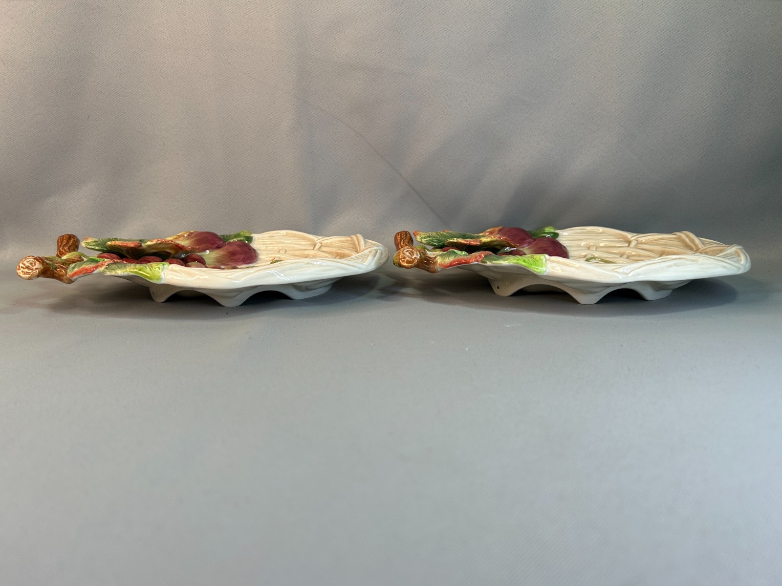 Pair Fitz & Floyd Classics Country Gourmet Round Plates 3D Leaf Fruit Design