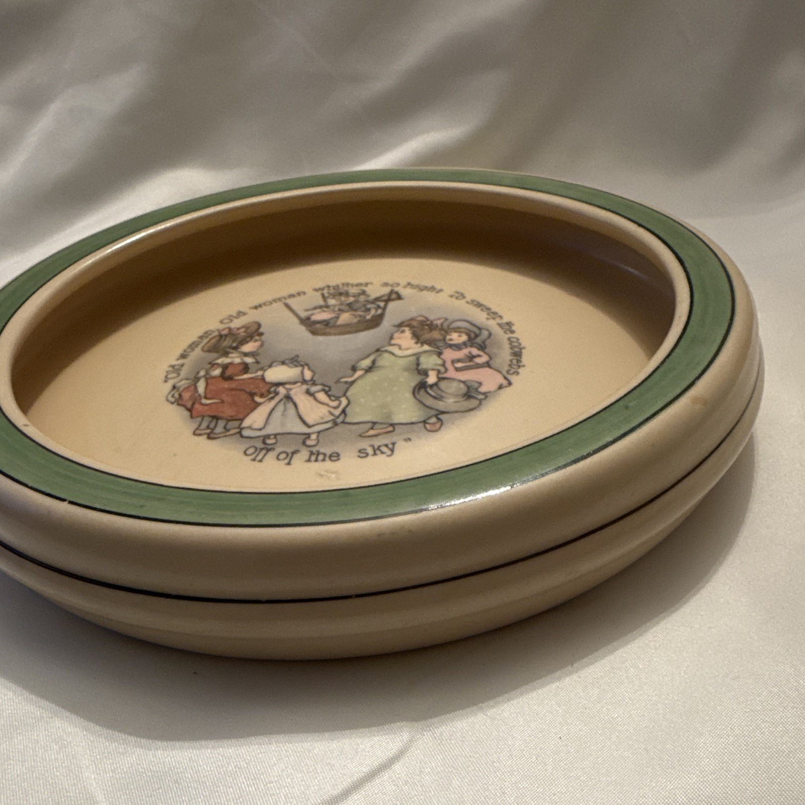 Ceramic Pottery Nursery Rhyme Bowl Beige w/ Green Rim Glossy 8 in Round