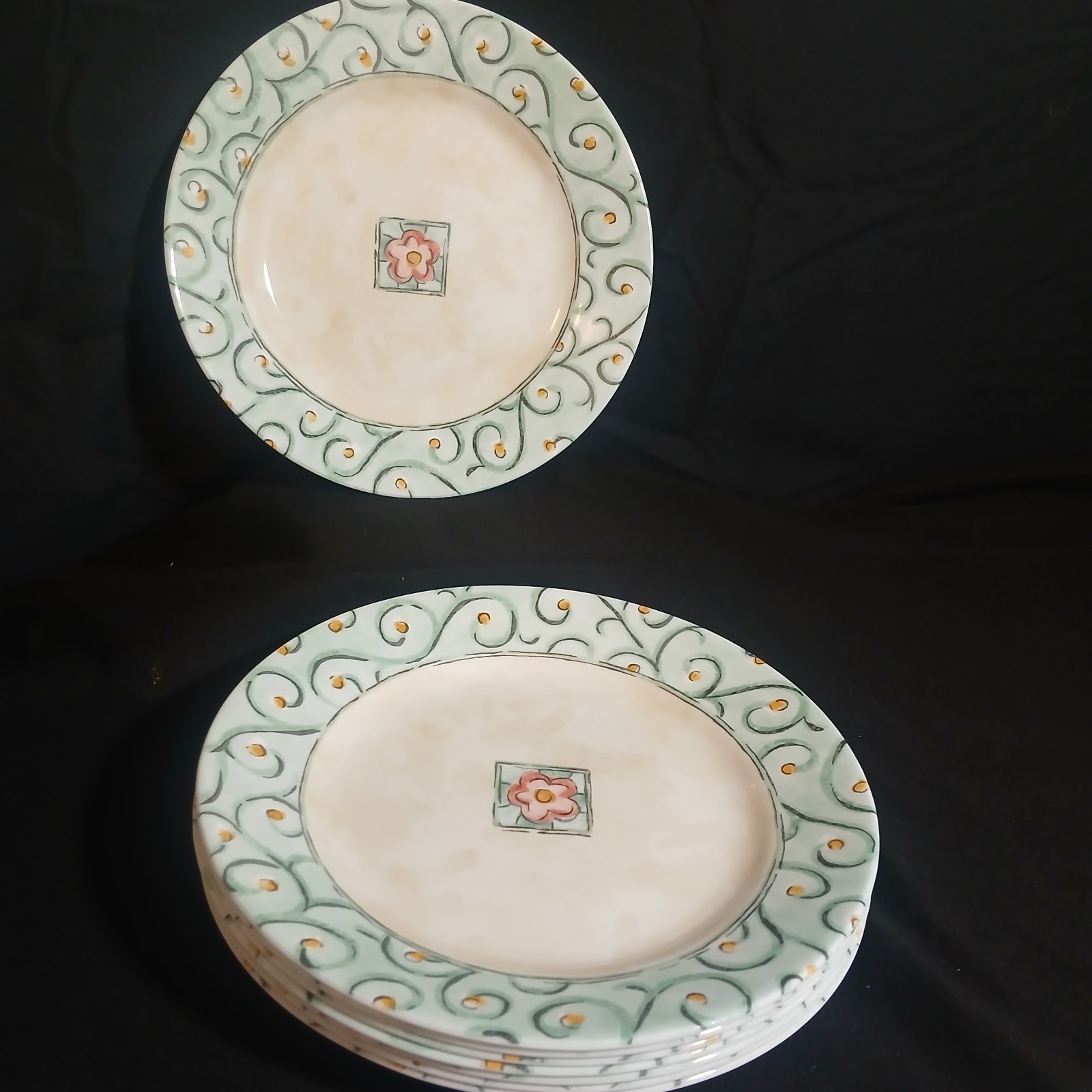Set Of 4 Corelle Corning Watercolors Vitrelle Luncheon Salad Plates 8 1/2″