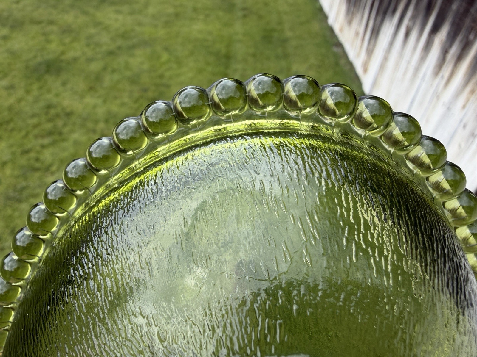 Vintage Indiana Glass Green Pressed Glass Hen on Nest Bowl Beaded Rim HON *read*