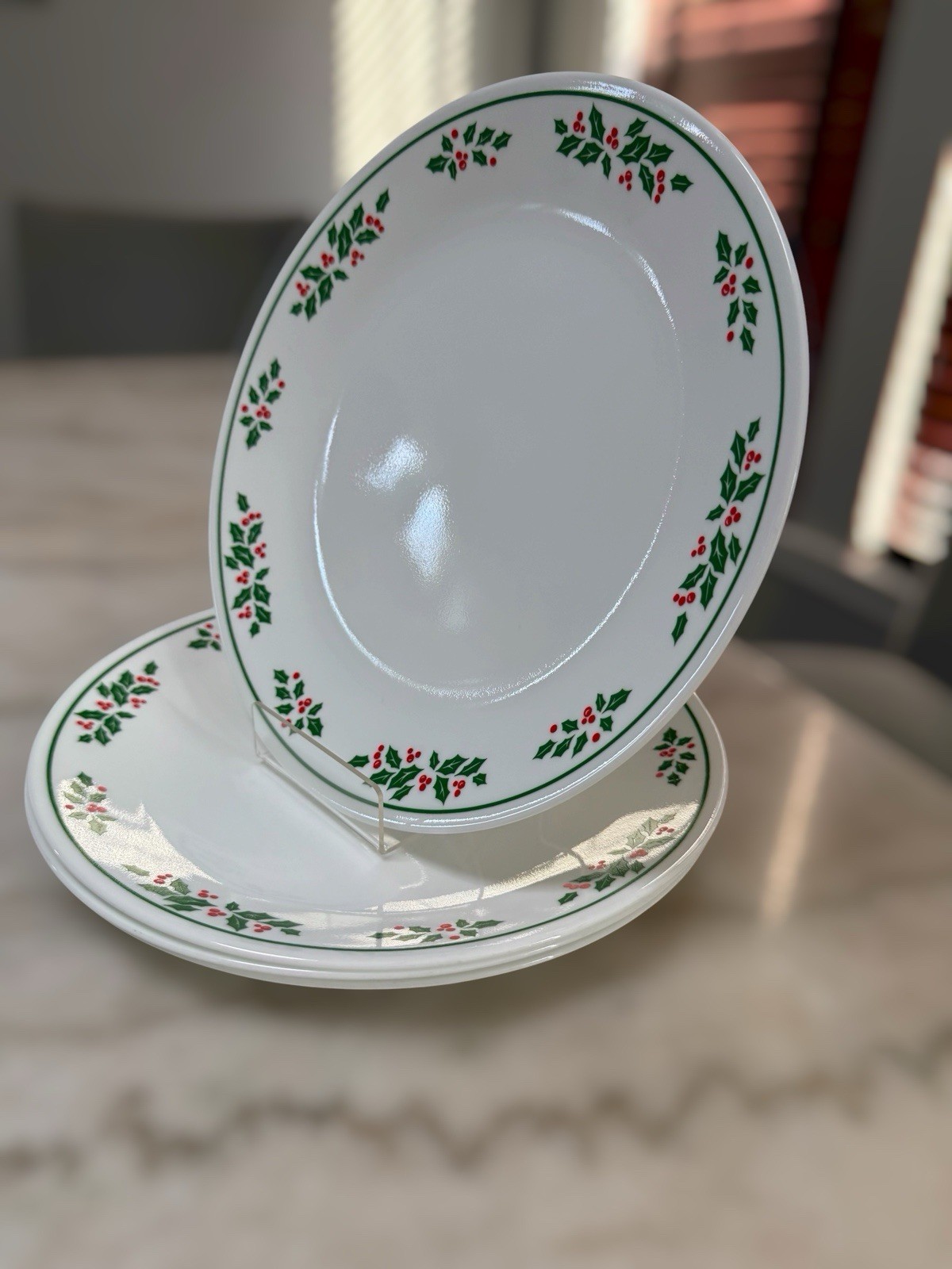 Set Of 4 Corelle By Corning Winter Holly Days Christmas Dinner Plates 10-1/4″