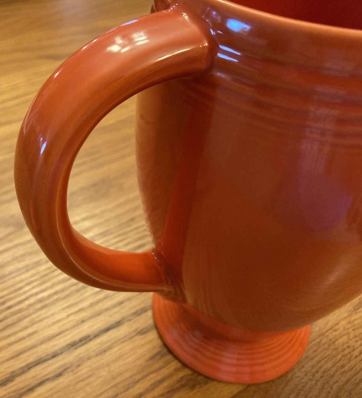 Vintage Fiesta coffee pot with lid in “radioactive” red (exc.) (1936-1959)