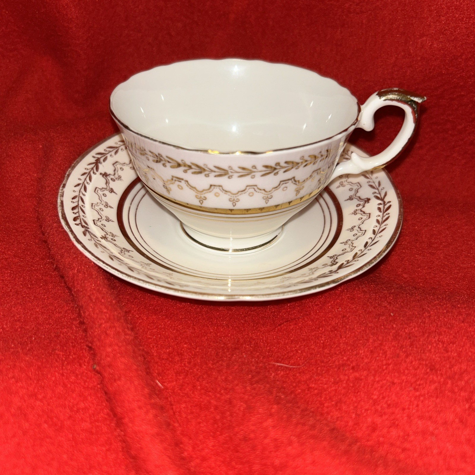 Vintage Crownford Fine Bone China Tea Cup & Saucer White Gold Filigree England
