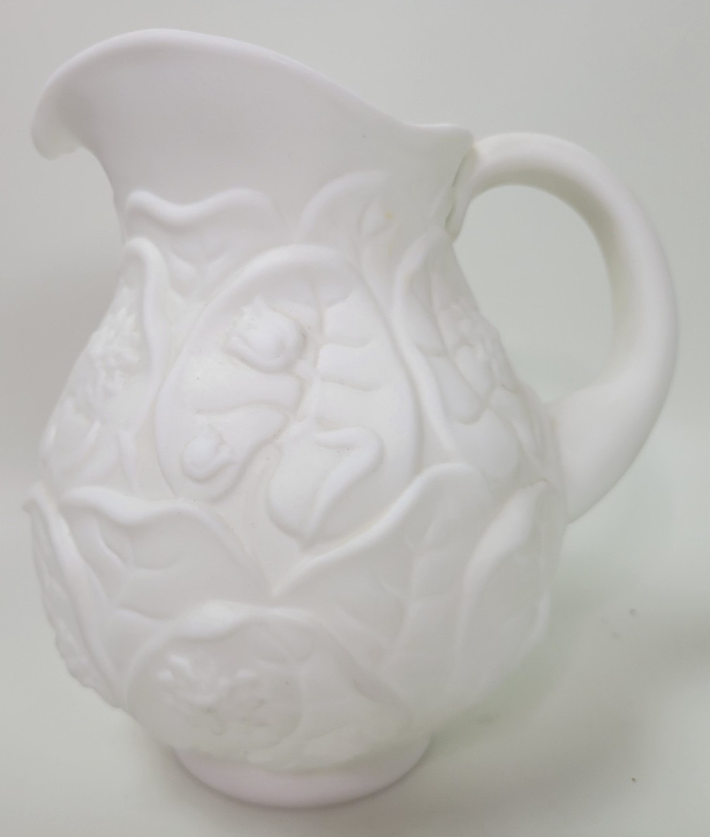 Vintage Fenton Embossed Water Lily White Glass Pitcher 7″