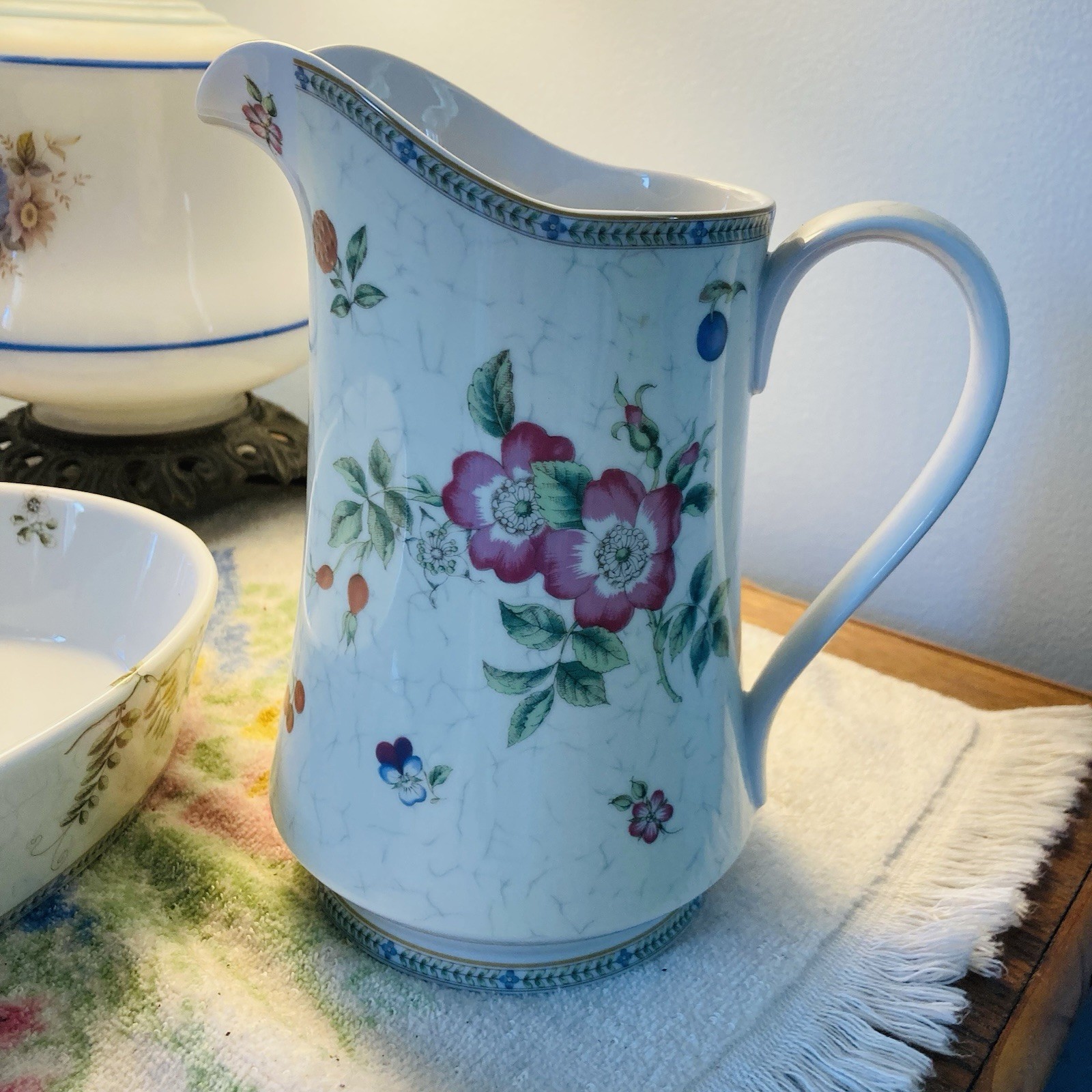 Wedgwood China Fleur Pattern Oval Serving Bowl And Pitcher 1997