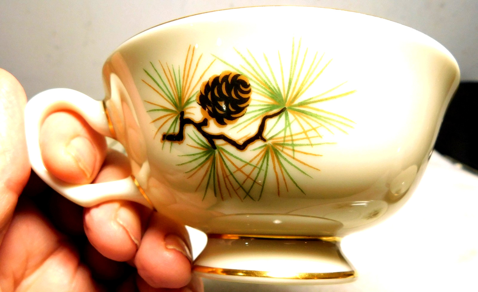 Set of 4 Vintage Lenox China Pine W-331 Cups and Saucers