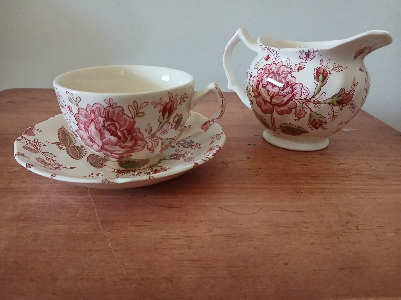 VTG Johnson Bros ROSE CHINTZ Creamer Pitcher 8 oz plus cup and saucer