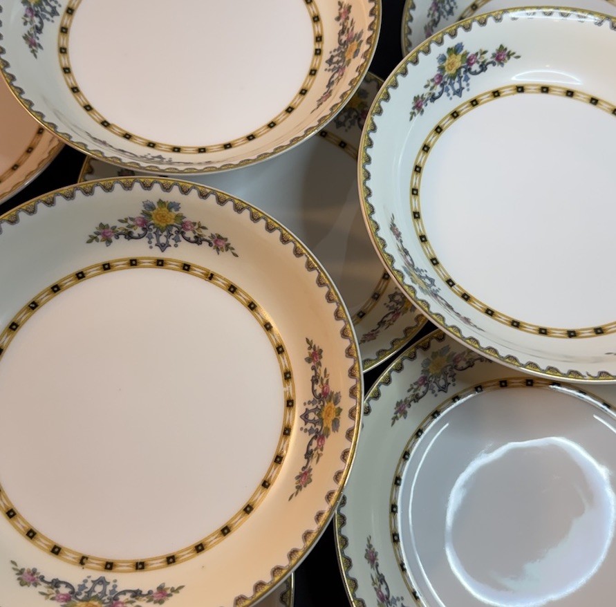 Vintage Japan Floral Gold Trim Soup Bowls Set of Four 7.5” Porcelain Replacement