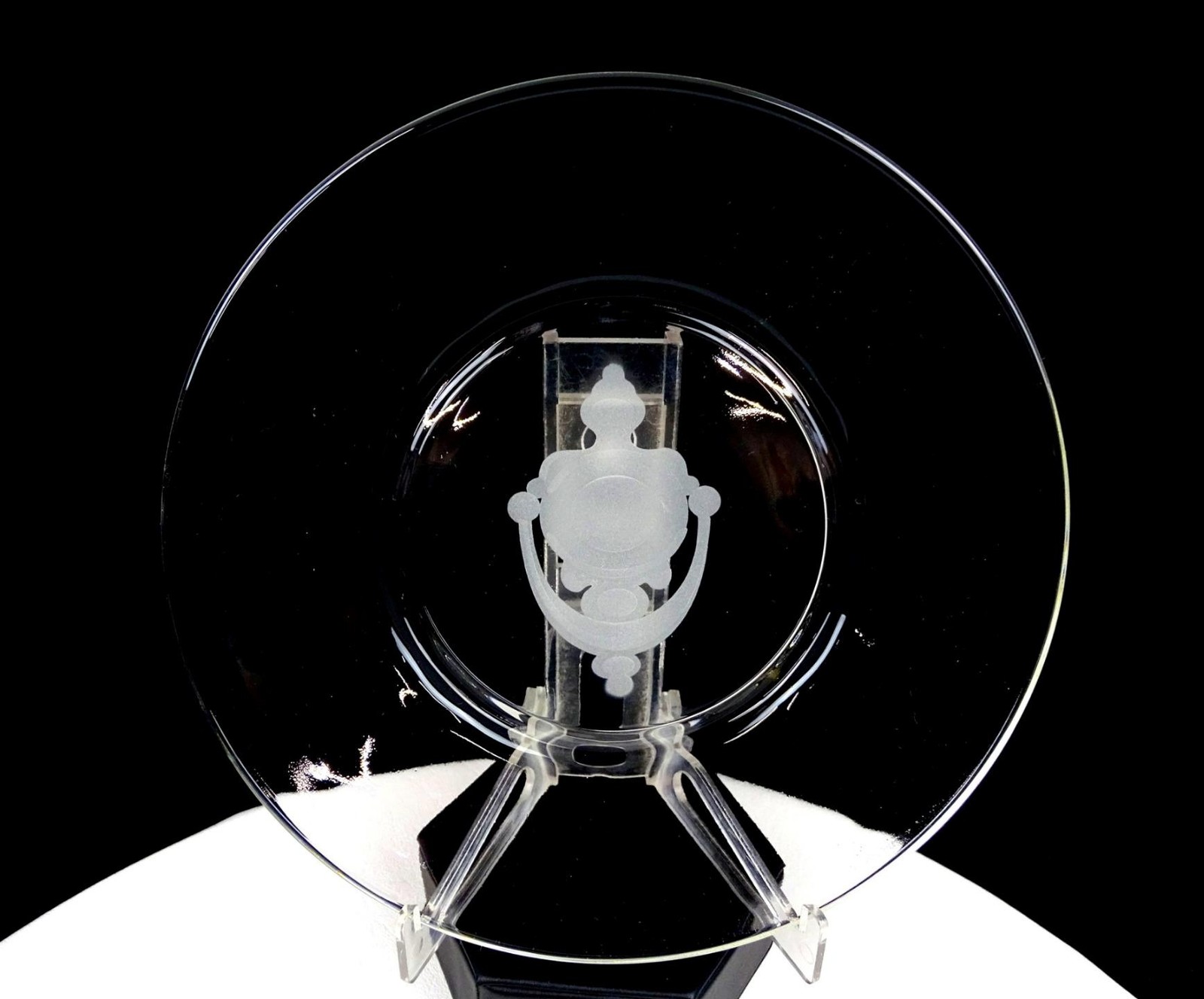 Avon Clear Glass Christmas Gift Series Door Knocker 7 7/8″ Luncheon Plate 1971-