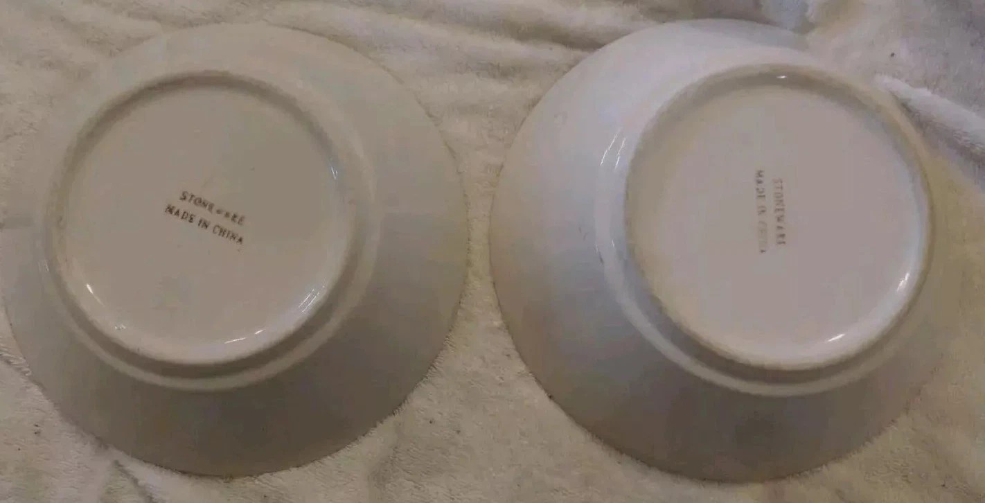 “We Can Build A Snowman” Round Serving Bowl Stoneware Christmas See Picture #3