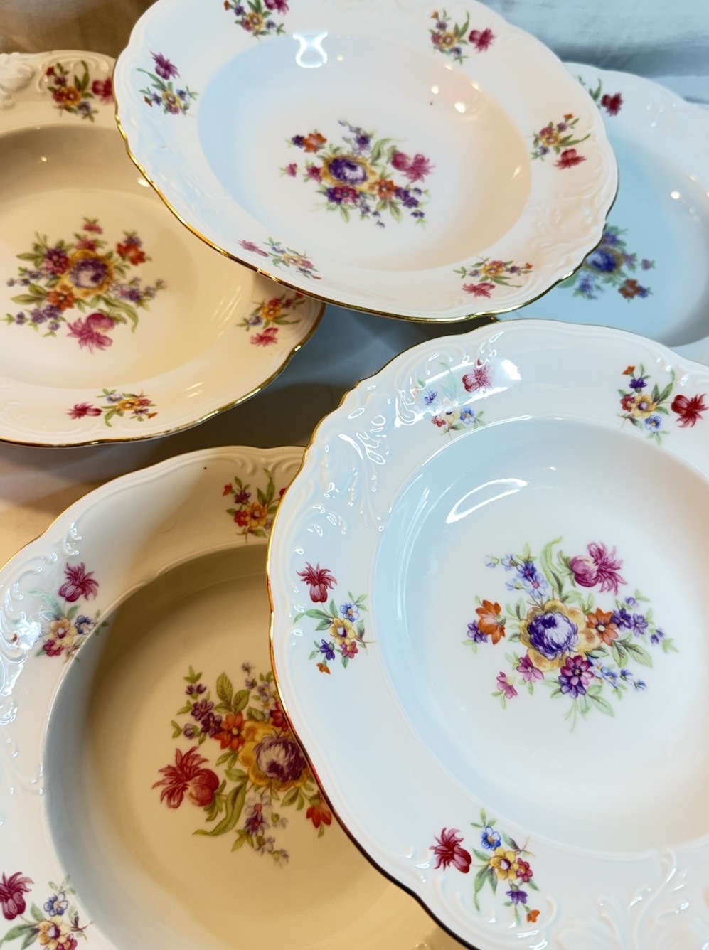 Set of 6 Walbrzych Poland Floral Gold Rim Porcelain Soup Bowls 8.5” Vintage