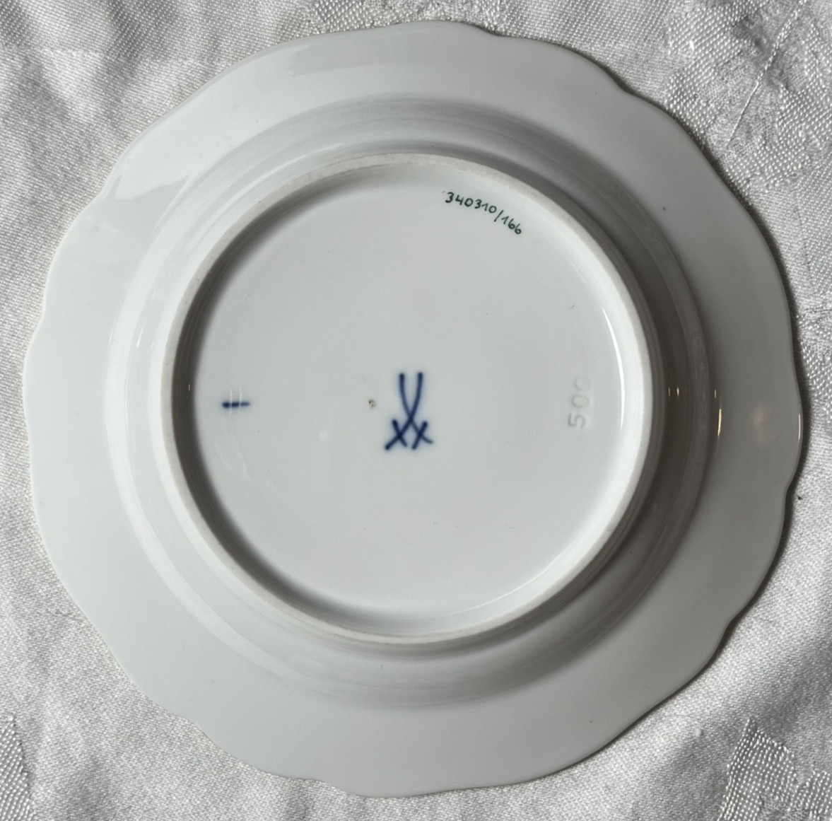 Vintage Handcrafted Meissen Oriental Painted Salad Plate 5 1/2 Inches gold trim