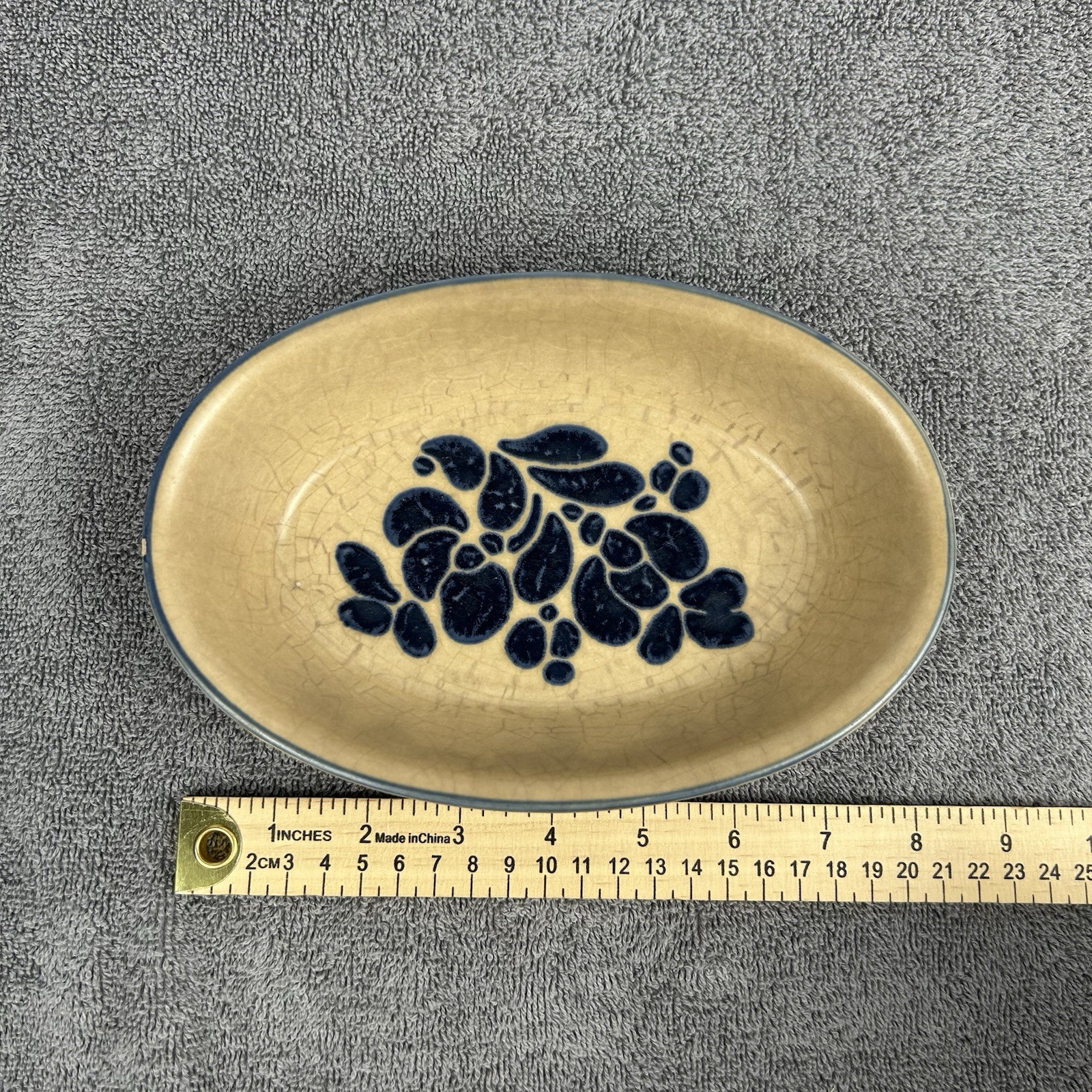 Pfaltzgraff Folk Art Oval Baker 7″ Length Tan & Blue
