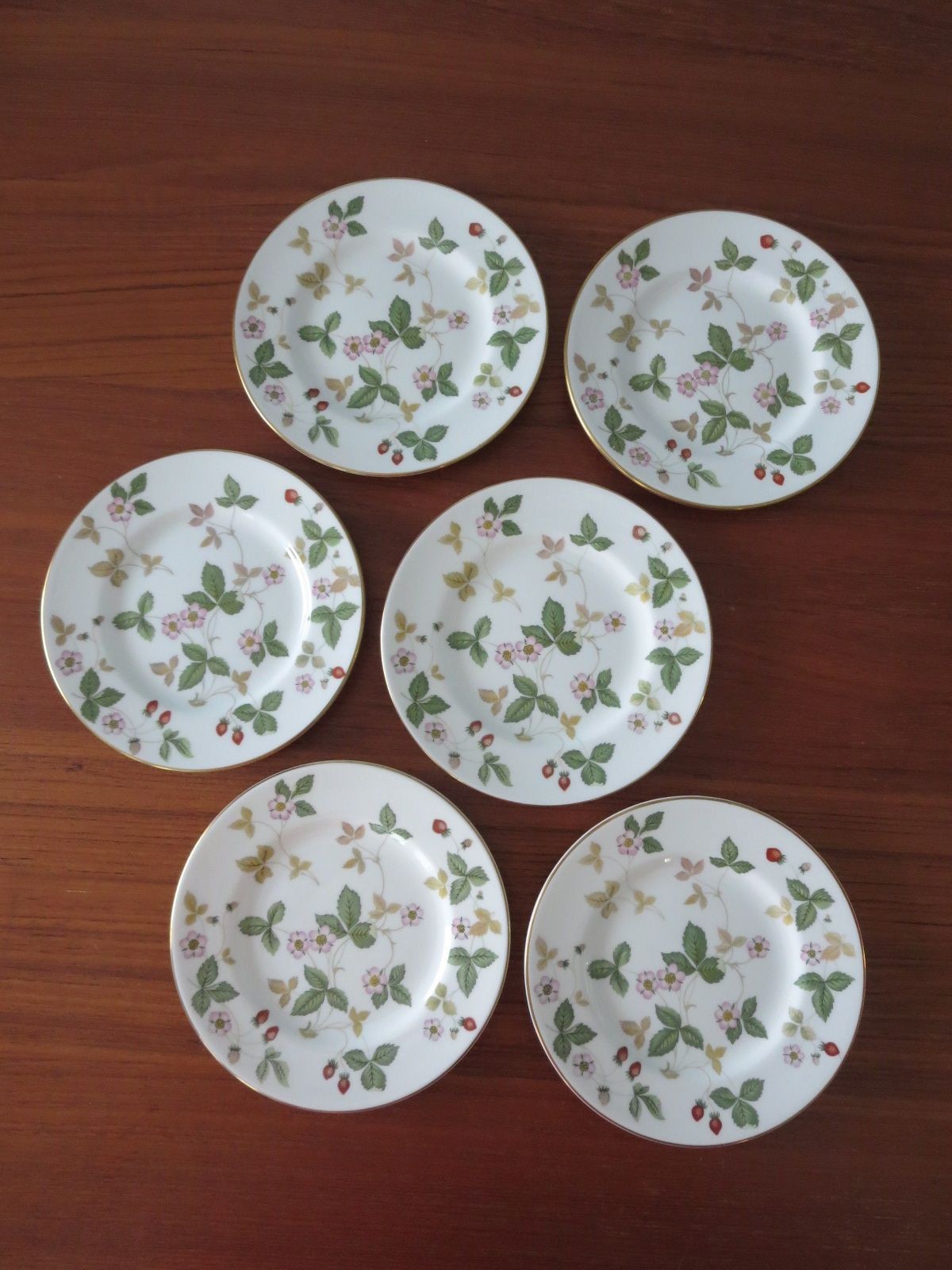 Set of 6 Wedgwood Bone China Wild Strawberry Bread & Butter Plates 6”