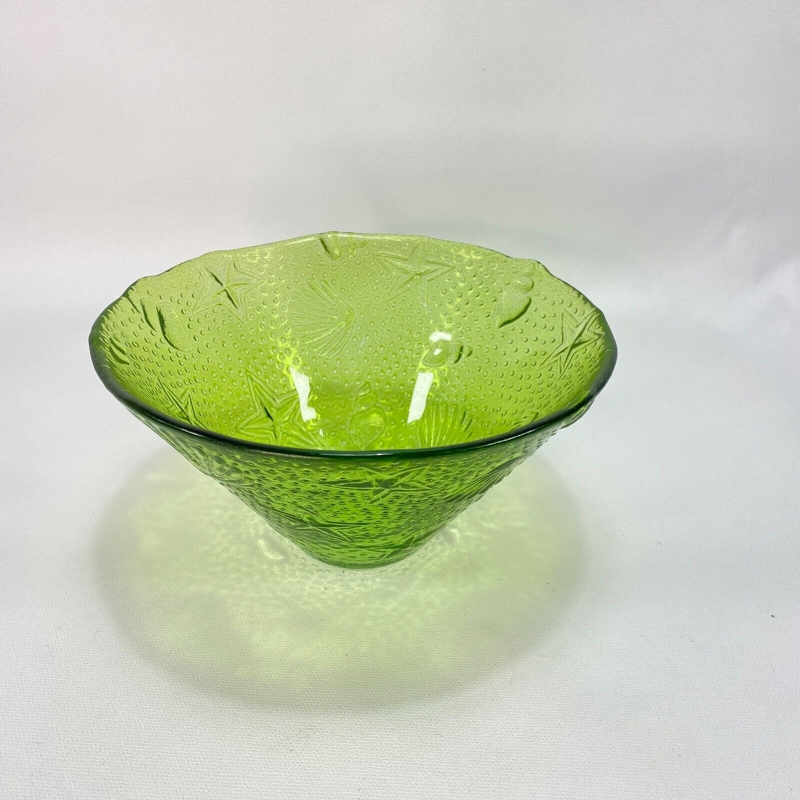 Green Glass Serving Bowl Seashell and Starfish Kitchen Dining Display Home Decor