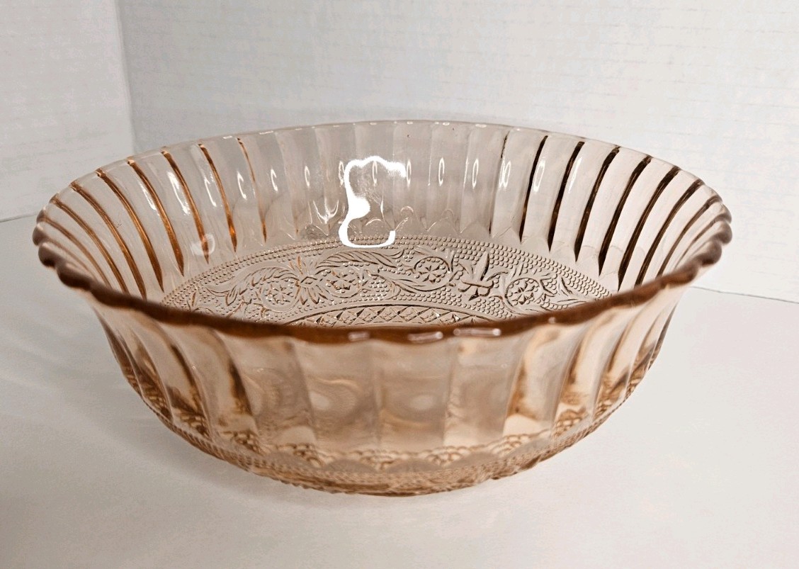 KIG Indonesia Pink Pressed Glass Serving Bowl “Fleur de Lis” pattern
