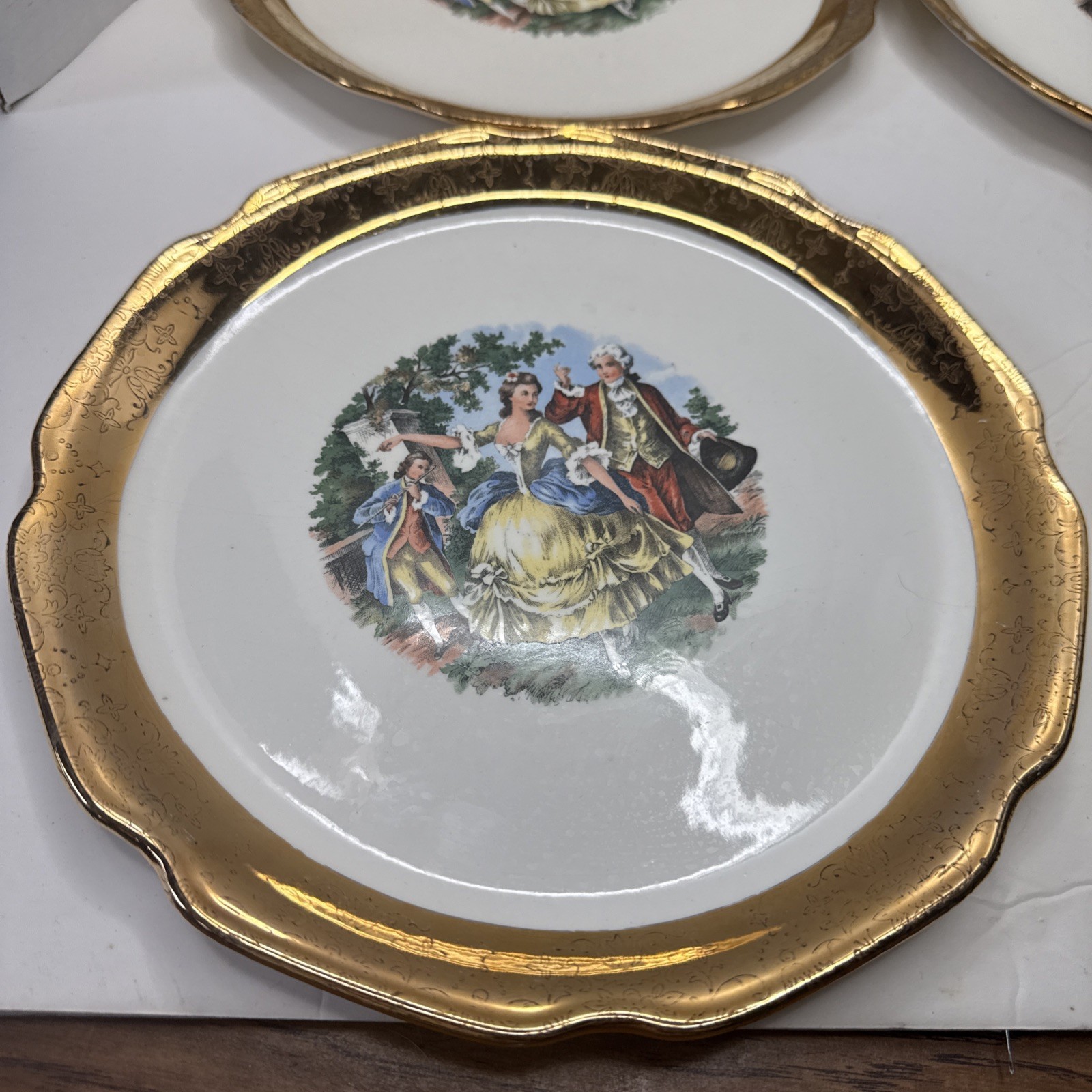 Vintage Sabin CREST-O-GOLD 22kGold Warranted 9In 4 Plates 5In 1 Bowl, Cup Saucer