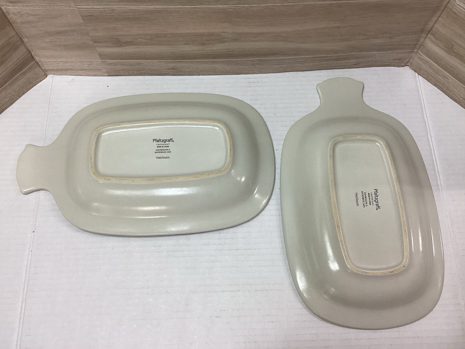 VTG Pfaltzgraff Set Of 2 Heirloom Party Plates (Hard To Find) Dishes Trays