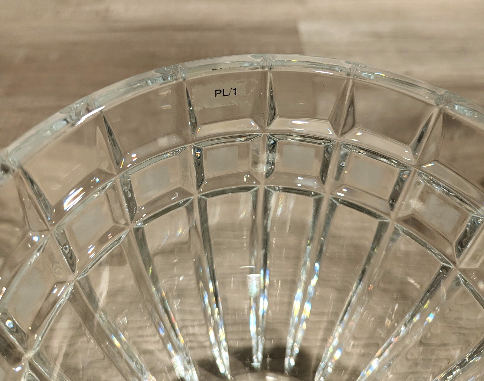 Marquis By Waterford Hand Cut Craystal Quadrata Raise Frosted Square 6 5/8″ Vase